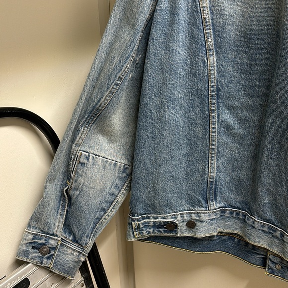 Levi’s Vintage Fit Trucker Jacket - Picture 4 of 5